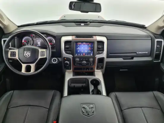 RAM-CLASSIC-5.7 V8 GASOLINA LARAMIE NIGHT EDITION CD 4X4 AUTOMÁTICO RAM-CLASSIC-2023
