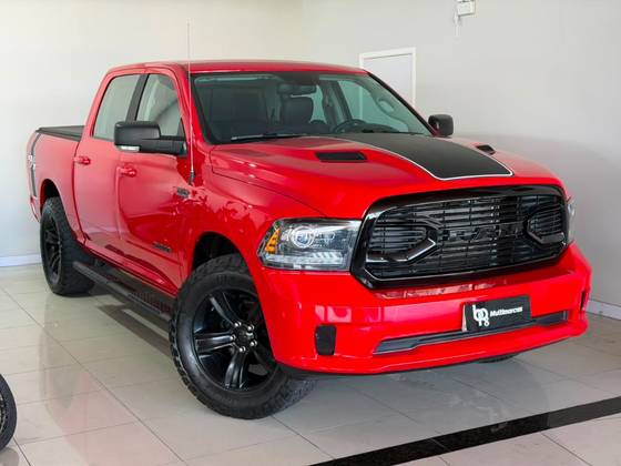 RAM CLASSIC 5.7 V8 GASOLINA LARAMIE NIGHT EDITION CD 4X4 AUTOMÁTICO