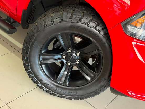 RAM-CLASSIC-5.7 V8 GASOLINA LARAMIE NIGHT EDITION CD 4X4 AUTOMÁTICO RAM-CLASSIC-2022