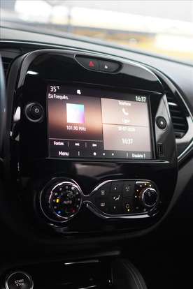 RENAULT-CAPTUR-2021