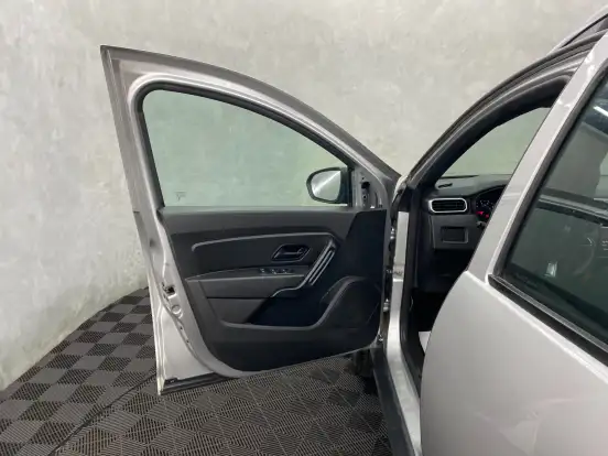 RENAULT-DUSTER-2020