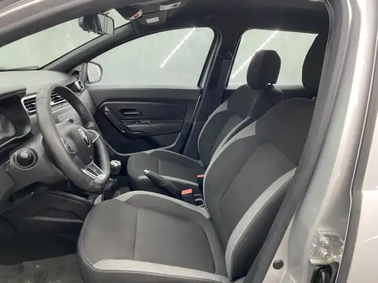 RENAULT-DUSTER-2020