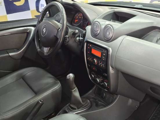 RENAULT-DUSTER-2012
