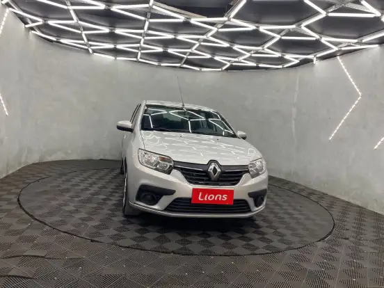 RENAULT-LOGAN-2020