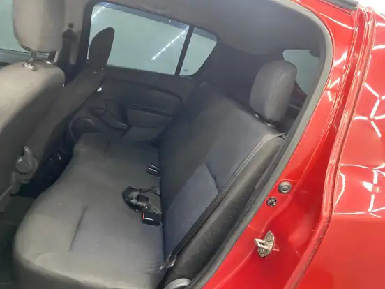 RENAULT-SANDERO-2018