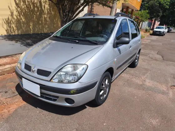 RENAULT SCÉNIC 1.6 AUTHENTIQUE 16V FLEX 4P MANUAL RENAULT SCÉNIC 1.6 AUTHENTIQUE 16V FLEX 4P MANUAL