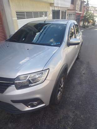RENAULT-LOGAN-2019