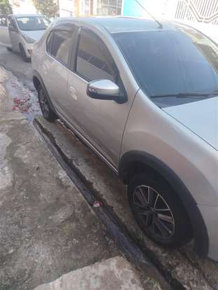 RENAULT-LOGAN-2019