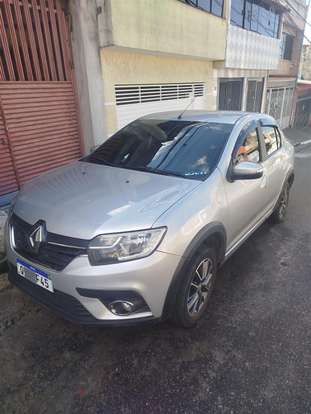 RENAULT-LOGAN-2019