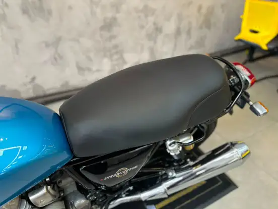 ROYAL ENFIELD-INTERCEPTOR-2021