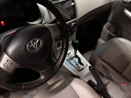 TOYOTA-COROLLA-1.8 GLI 16V FLEX 4P AUTOMÁTICO TOYOTA-COROLLA-2013