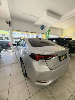 TOYOTA-COROLLA-2025