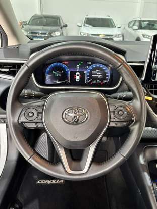 TOYOTA-COROLLA-2024