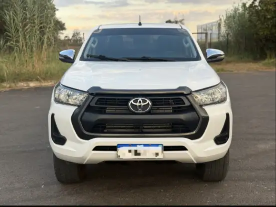 TOYOTA-HILUX-2021