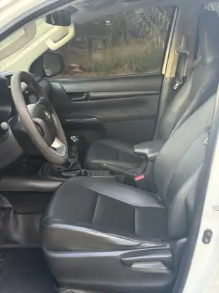 TOYOTA-HILUX-2021