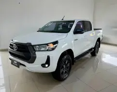 TOYOTA HILUX 2.8 D-4D TURBO DIESEL CD SR 4X4 AUTOMÁTICO TOYOTA HILUX 2.8 D-4D TURBO DIESEL CD SR 4X4 AUTOMÁTICO