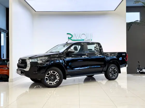 TOYOTA HILUX 2.8 D-4D TURBO DIESEL CD SRV 4X4 AUTOMÁTICO