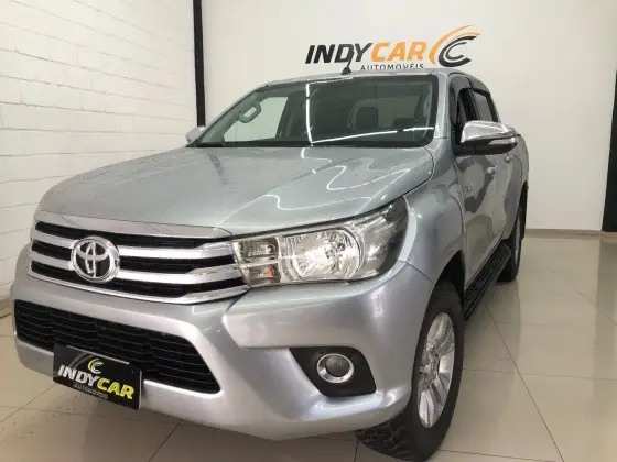TOYOTA HILUX 2.8 SRV 4X4 CD 16V DIESEL 4P AUTOMÁTICO TOYOTA HILUX 2.8 SRV 4X4 CD 16V DIESEL 4P AUTOMÁTICO