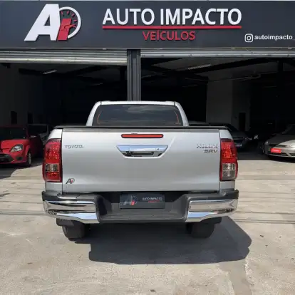 TOYOTA-HILUX-2017