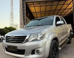 TOYOTA HILUX 2.7 SR 4X2 CD 16V FLEX 4P AUTOMÁTICO TOYOTA HILUX 2.7 SR 4X2 CD 16V FLEX 4P AUTOMÁTICO