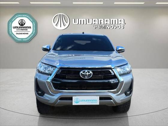 TOYOTA HILUX 2.8 D-4D TURBO DIESEL CD SRV 4X4 AUTOMÁTICO