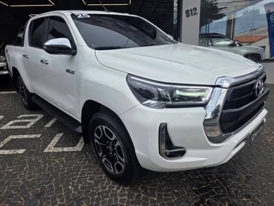 TOYOTA HILUX 2.8 D-4D TURBO DIESEL CD SRV 4X4 AUTOMÁTICO