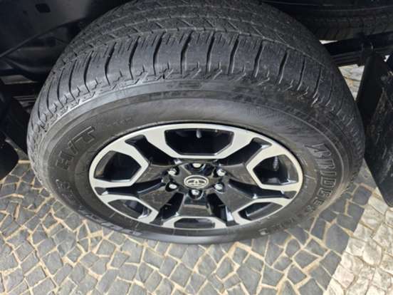 TOYOTA-HILUX-2.8 D-4D TURBO DIESEL CD SRV 4X4 AUTOMÁTICO TOYOTA-HILUX-2025