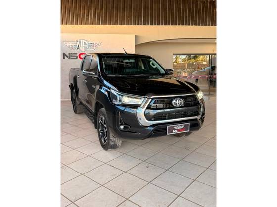 TOYOTA HILUX 2.8 D-4D TURBO DIESEL CD SRV 4X4 AUTOMÁTICO