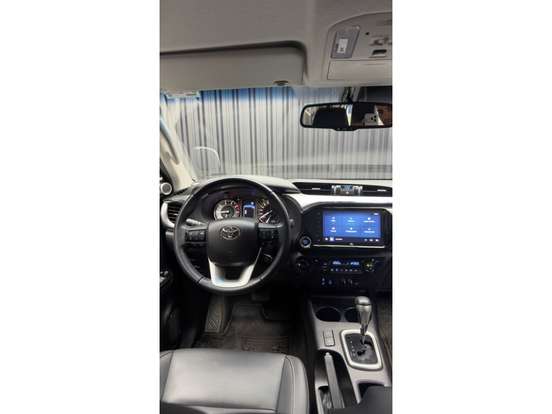 TOYOTA-HILUX-2023