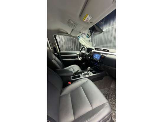 TOYOTA-HILUX-2023