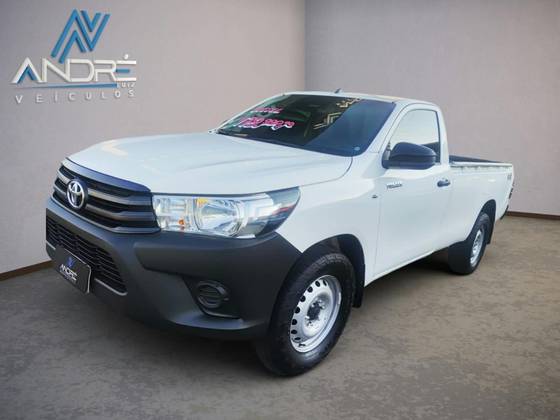 TOYOTA HILUX 2.8 D-4D TURBO DIESEL CS 4X4 MANUAL