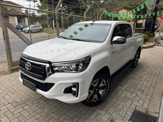 TOYOTA HILUX 2.8 SRX 4X4 CD 16V DIESEL 4P AUTOMÁTICO