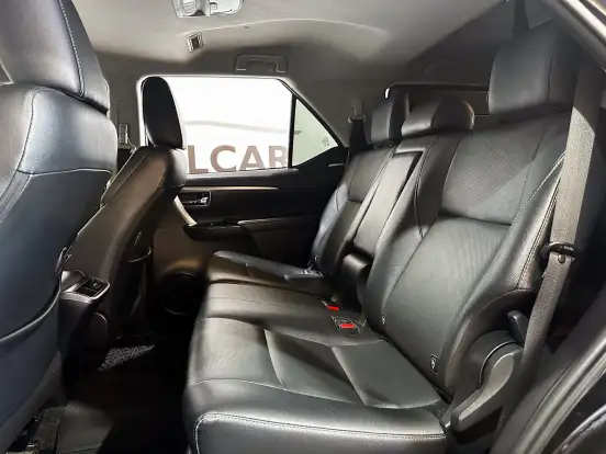 TOYOTA-HILUX SW4-2022