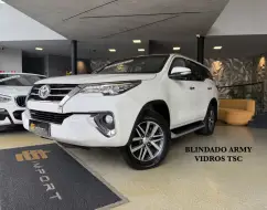 TOYOTA HILUX SW4 2.8 SRX 4X4 7 LUGARES 16V TURBO INTERCOOLER DIESEL 4P AUTOMÁTICO TOYOTA HILUX SW4 2.8 SRX 4X4 7 LUGARES 16V TURBO INTERCOOLER DIESEL 4P AUTOMÁTICO