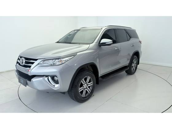 TOYOTA HILUX SW4 2.7 SR 7 LUGARES 4X2 16V FLEX 4P AUTOMÁTICO
