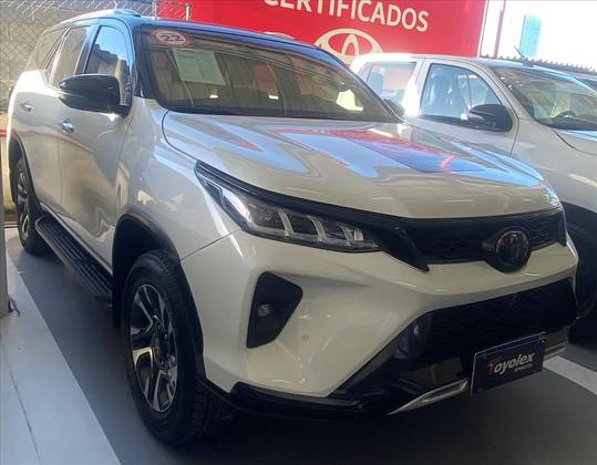 TOYOTA HILUX SW4 2.8 D-4D TURBO DIESEL DIAMOND 7L 4X4 AUTOMÁTICO