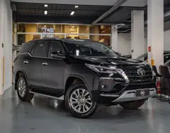 TOYOTA HILUX SW4 2.8 D-4D TURBO DIESEL SRX 7L 4X4 AUTOMÁTICO TOYOTA HILUX SW4 2.8 D-4D TURBO DIESEL SRX 7L 4X4 AUTOMÁTICO