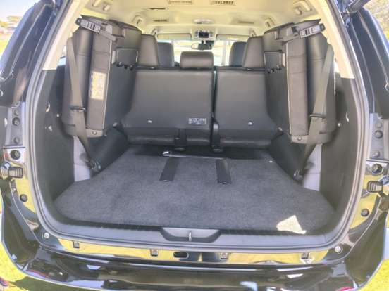 TOYOTA-HILUX SW4-2025