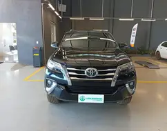 TOYOTA HILUX SW4 2.8 SRX 4X4 16V TURBO INTERCOOLER DIESEL 4P AUTOMÁTICO TOYOTA HILUX SW4 2.8 SRX 4X4 16V TURBO INTERCOOLER DIESEL 4P AUTOMÁTICO
