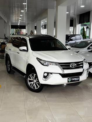 TOYOTA HILUX SW4 2.8 SRX 4X4 16V TURBO INTERCOOLER DIESEL 4P AUTOMÁTICO