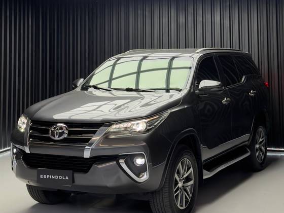 TOYOTA HILUX SW4 2.8 SRX 4X4 16V TURBO INTERCOOLER DIESEL 4P AUTOMÁTICO
