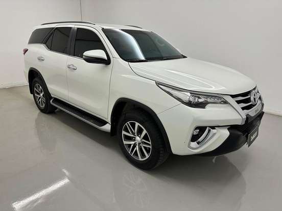 TOYOTA-HILUX SW4-2.8 SRX 4X4 16V TURBO INTERCOOLER DIESEL 4P AUTOMÁTICO TOYOTA-HILUX SW4-2018