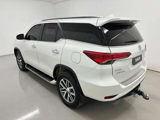 TOYOTA-HILUX SW4-2.8 SRX 4X4 16V TURBO INTERCOOLER DIESEL 4P AUTOMÁTICO TOYOTA-HILUX SW4-2018
