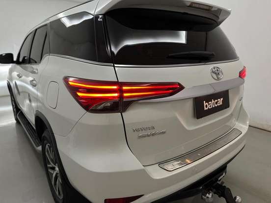 TOYOTA-HILUX SW4-2018