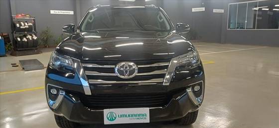 TOYOTA HILUX SW4 2.8 SRX 4X4 7 LUGARES 16V TURBO INTERCOOLER DIESEL 4P AUTOMÁTICO