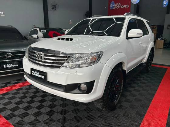TOYOTA HILUX SW4 3.0 SRV 4X4 16V TURBO INTERCOOLER DIESEL 4P AUTOMÁTICO