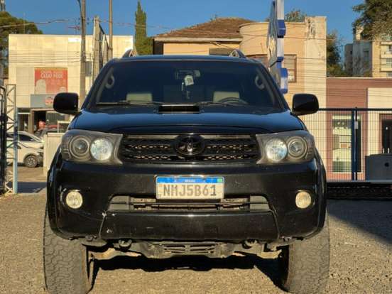 TOYOTA-HILUX SW4-2010