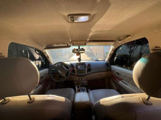 TOYOTA-HILUX SW4-2010