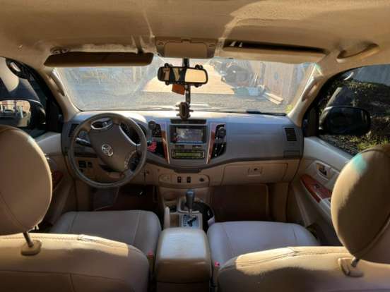 TOYOTA-HILUX SW4-2010