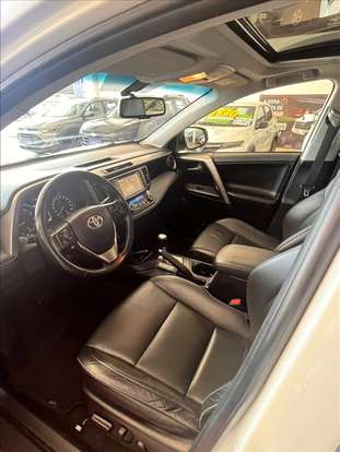TOYOTA-RAV4-2018